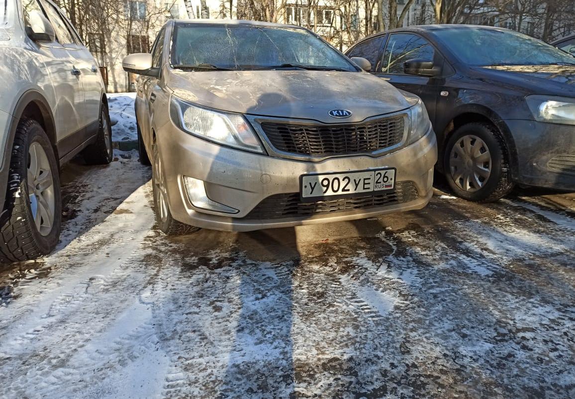 Автомобиль госномер У902УЕ26