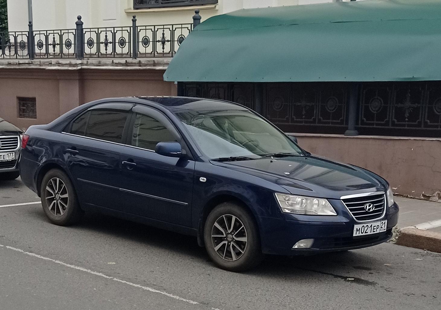 Автомобиль госномер М021ЕР21