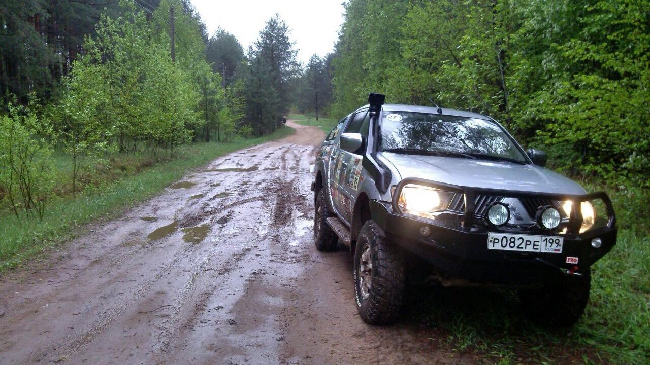 Автомобиль госномер Р082РЕ199
