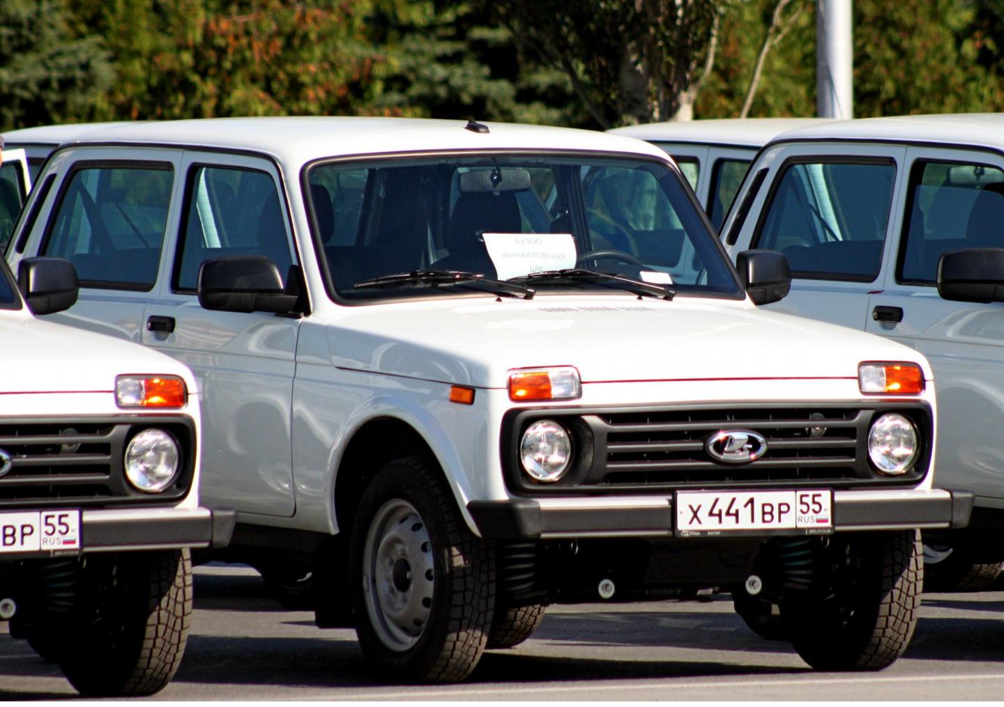 Автомобиль госномер Х441ВР55