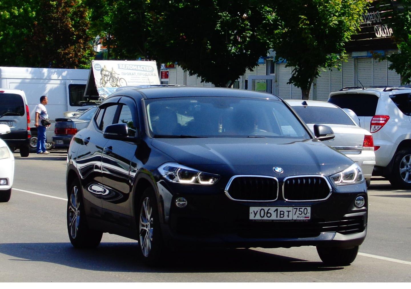 Автомобиль госномер У061ВТ750