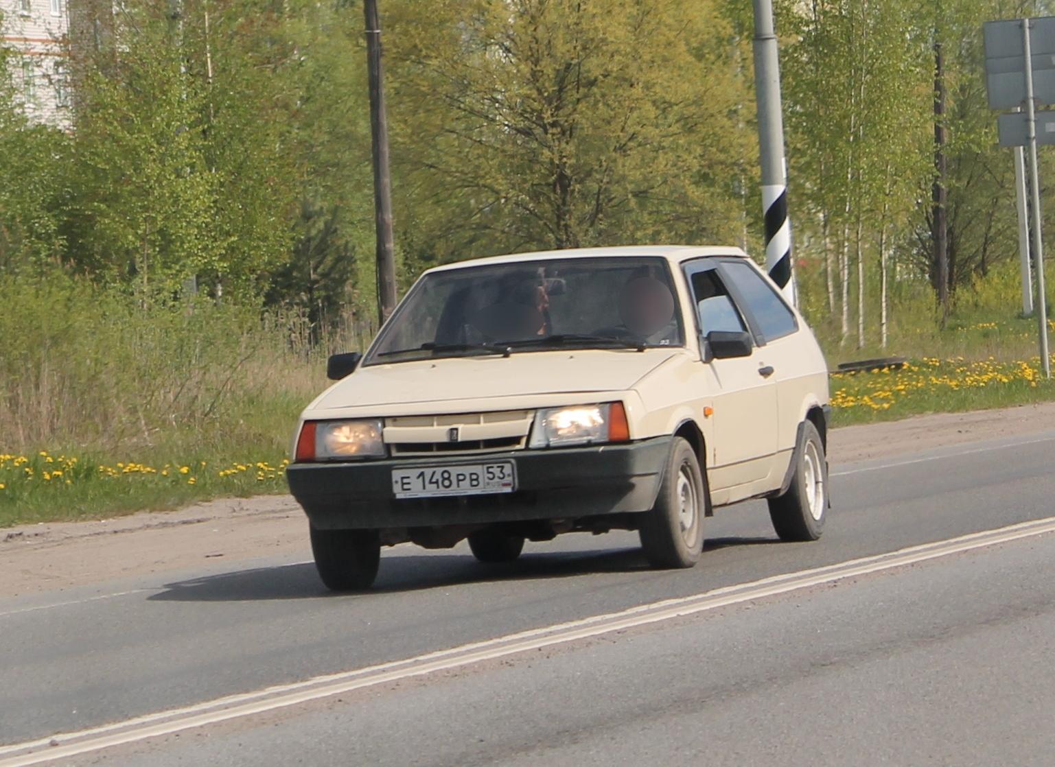 Автомобиль госномер Е148РВ53