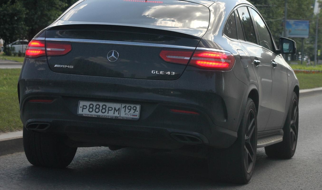 Автомобиль госномер Р888РМ199