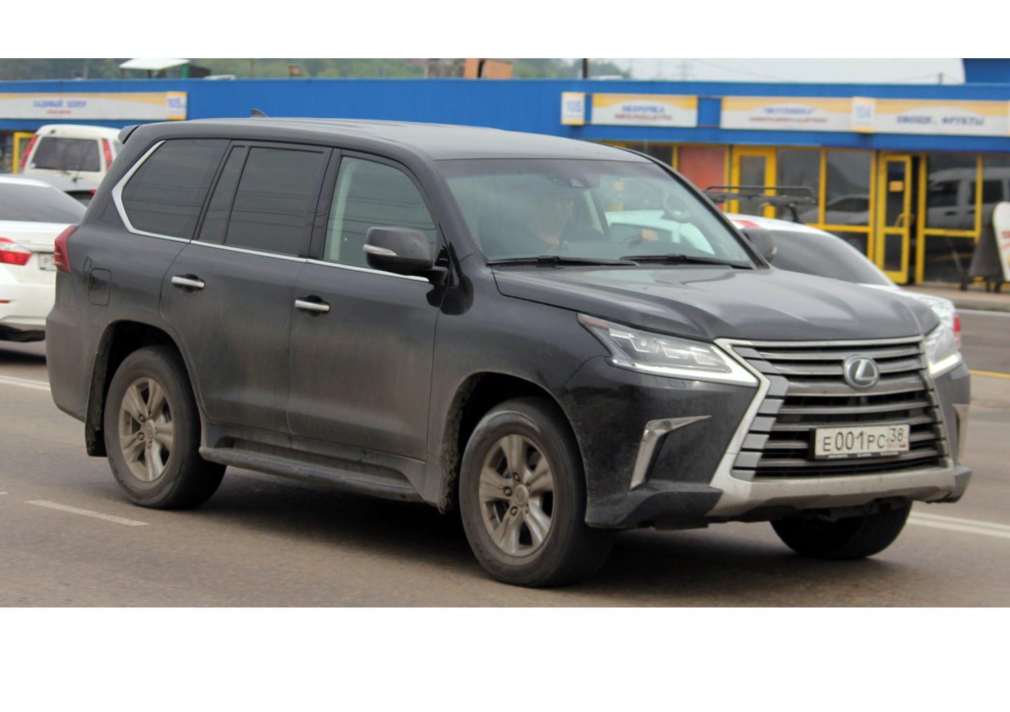 Автомобиль госномер Е001РС38