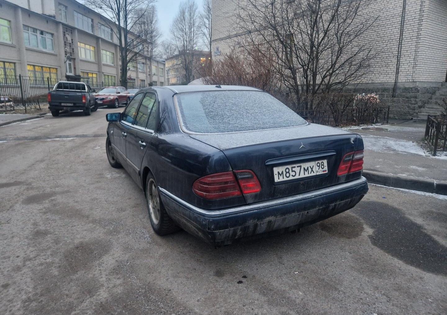 Автомобиль госномер М857МХ98