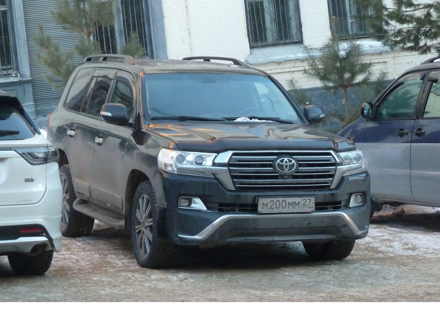Автомобиль госномер М200ММ27