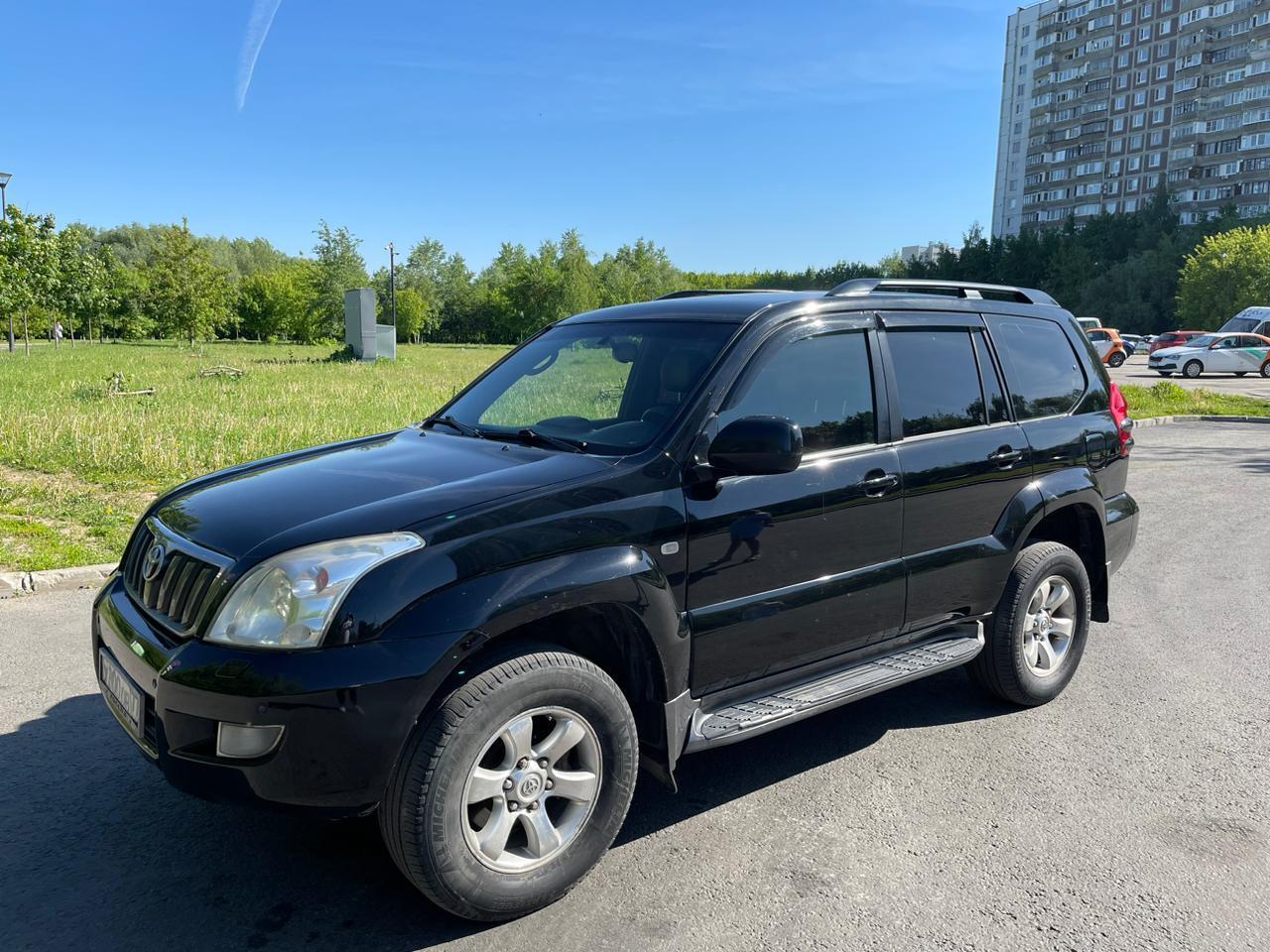 Автомобиль госномер Х800ОВ77