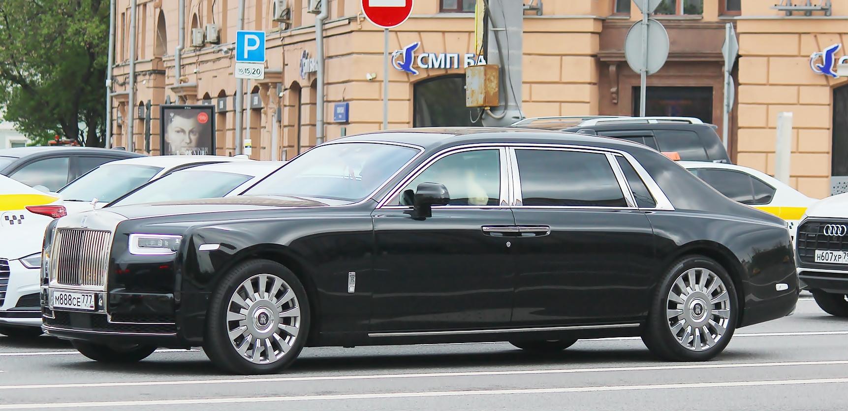 Автомобиль госномер М888СЕ777
