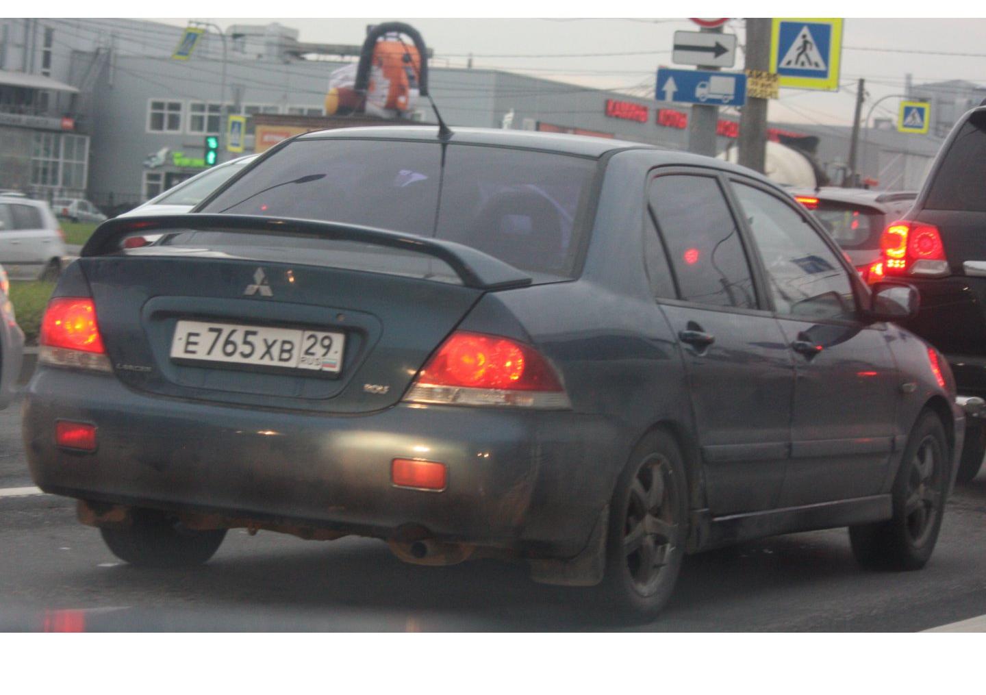 Автомобиль госномер Е765ХВ29