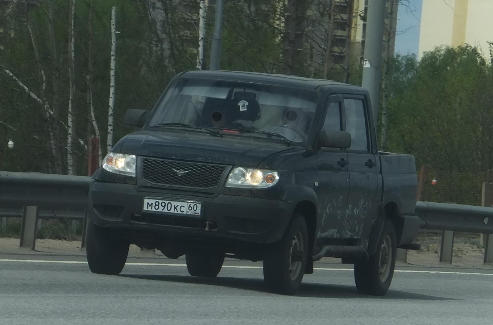 Автомобиль госномер М890КС60