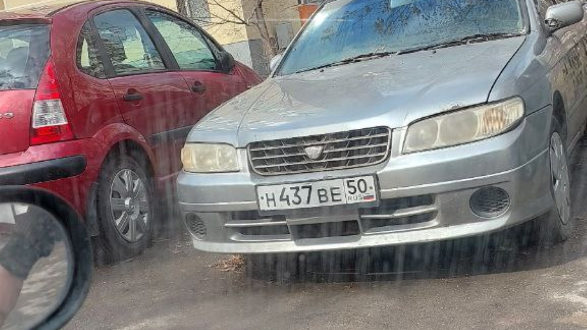 Автомобиль госномер Н437ВЕ50