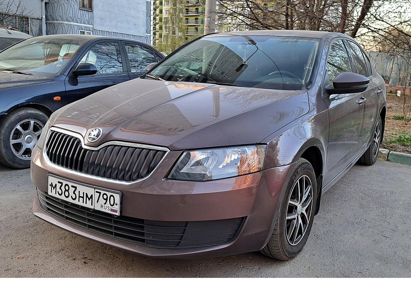 Автомобиль госномер М383НМ790