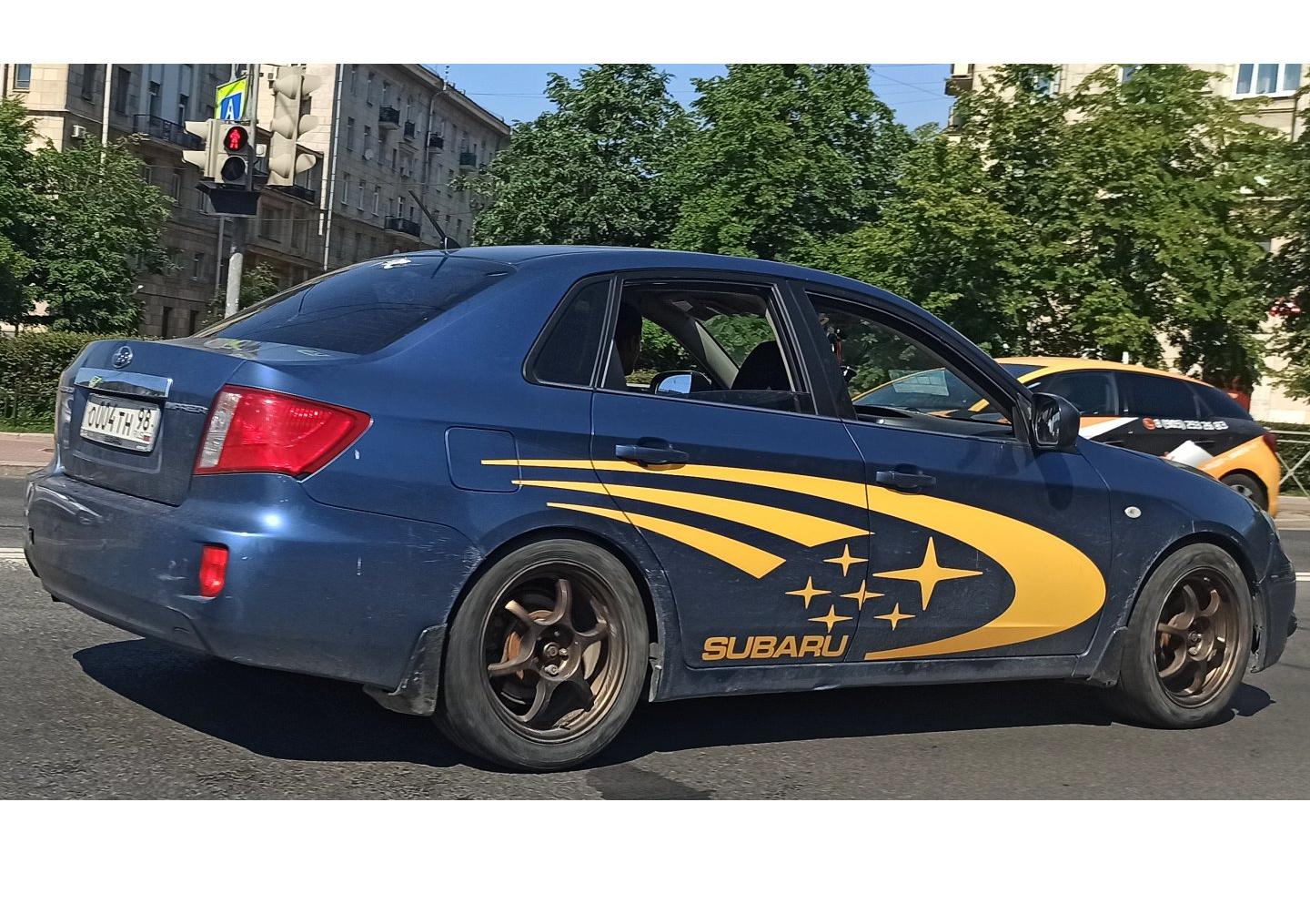 Автомобиль госномер О004ТН98