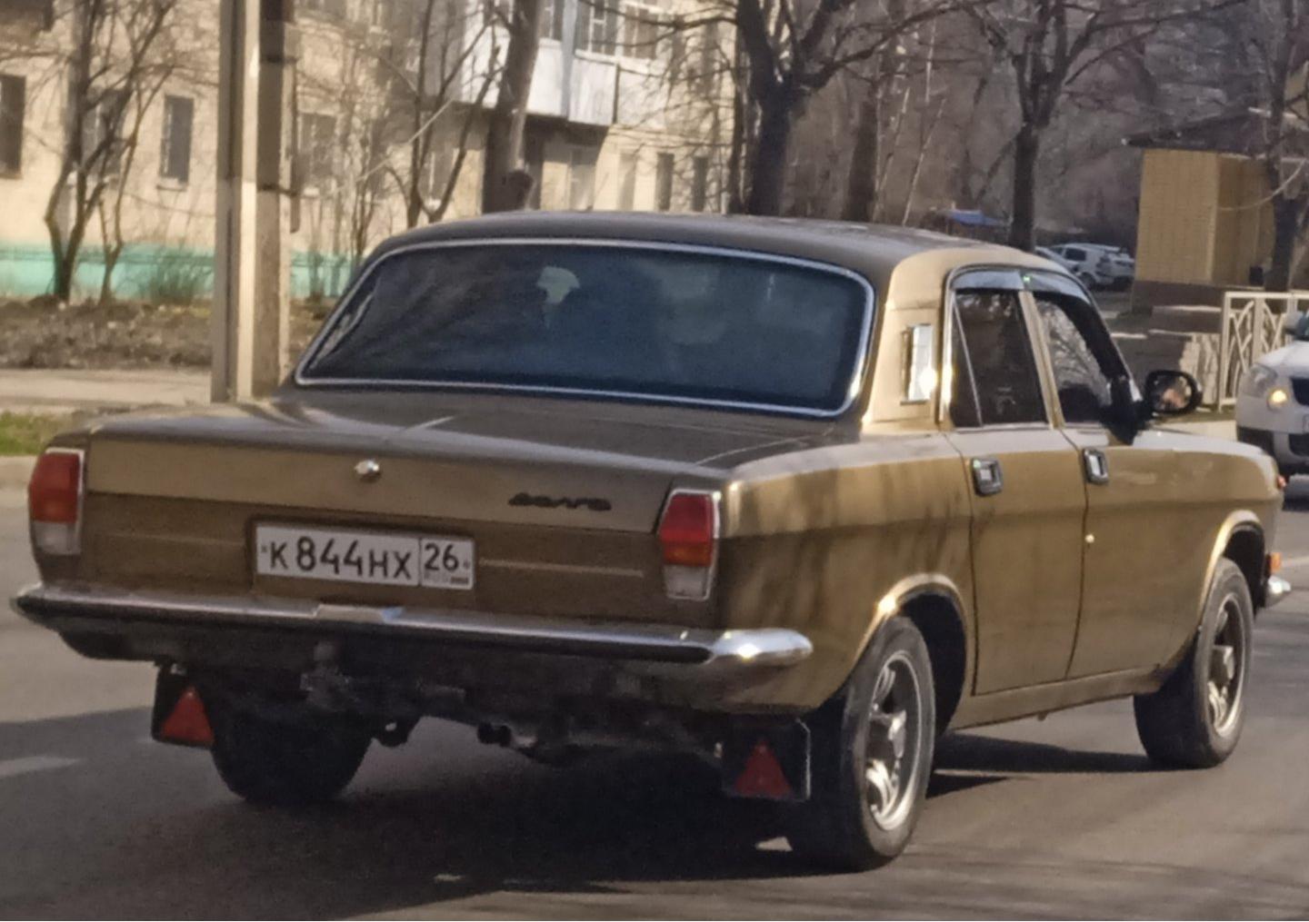 Автомобиль госномер К844НХ26