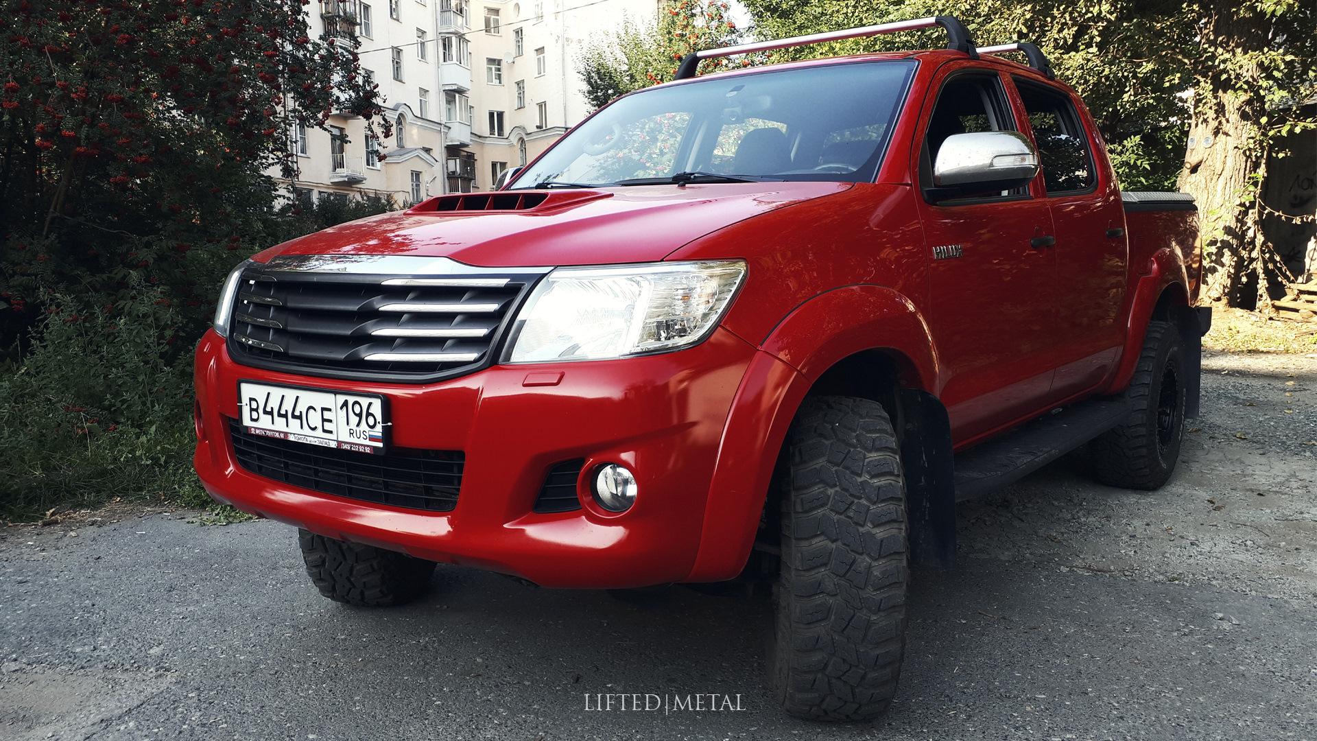 Автомобиль госномер В444СЕ196