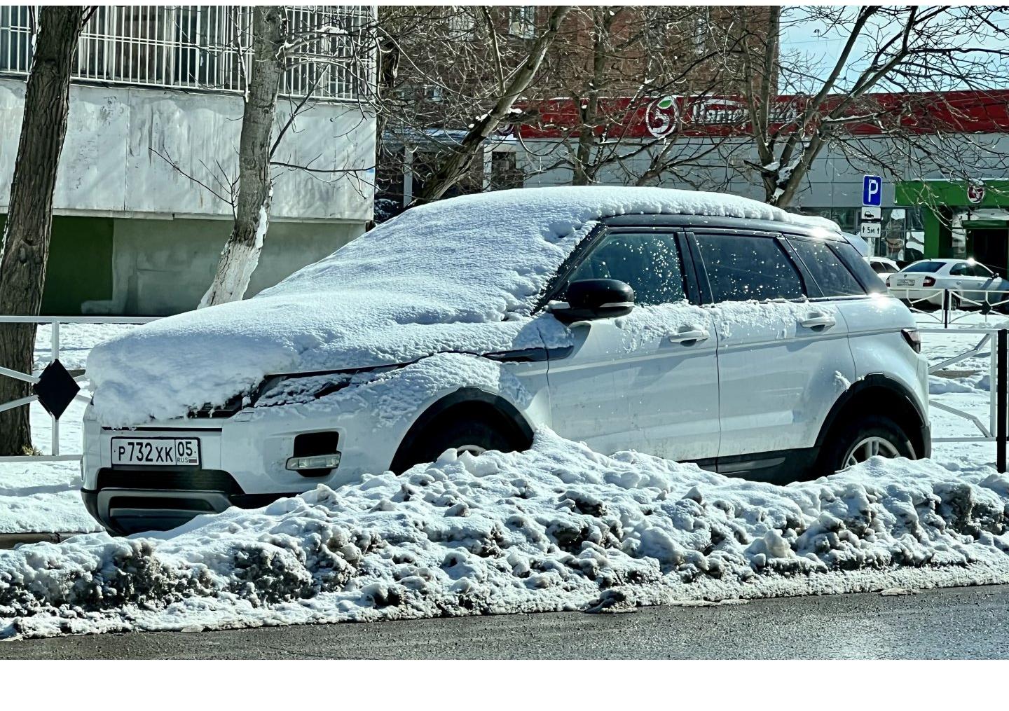 Автомобиль госномер Р732ХК05