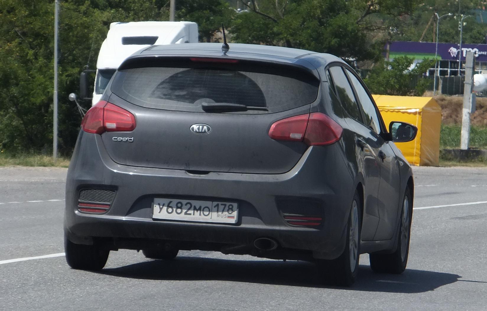 Автомобиль госномер У682МО178