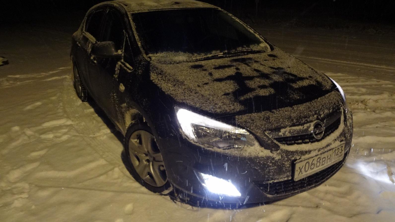 Автомобиль госномер Х068ВН123
