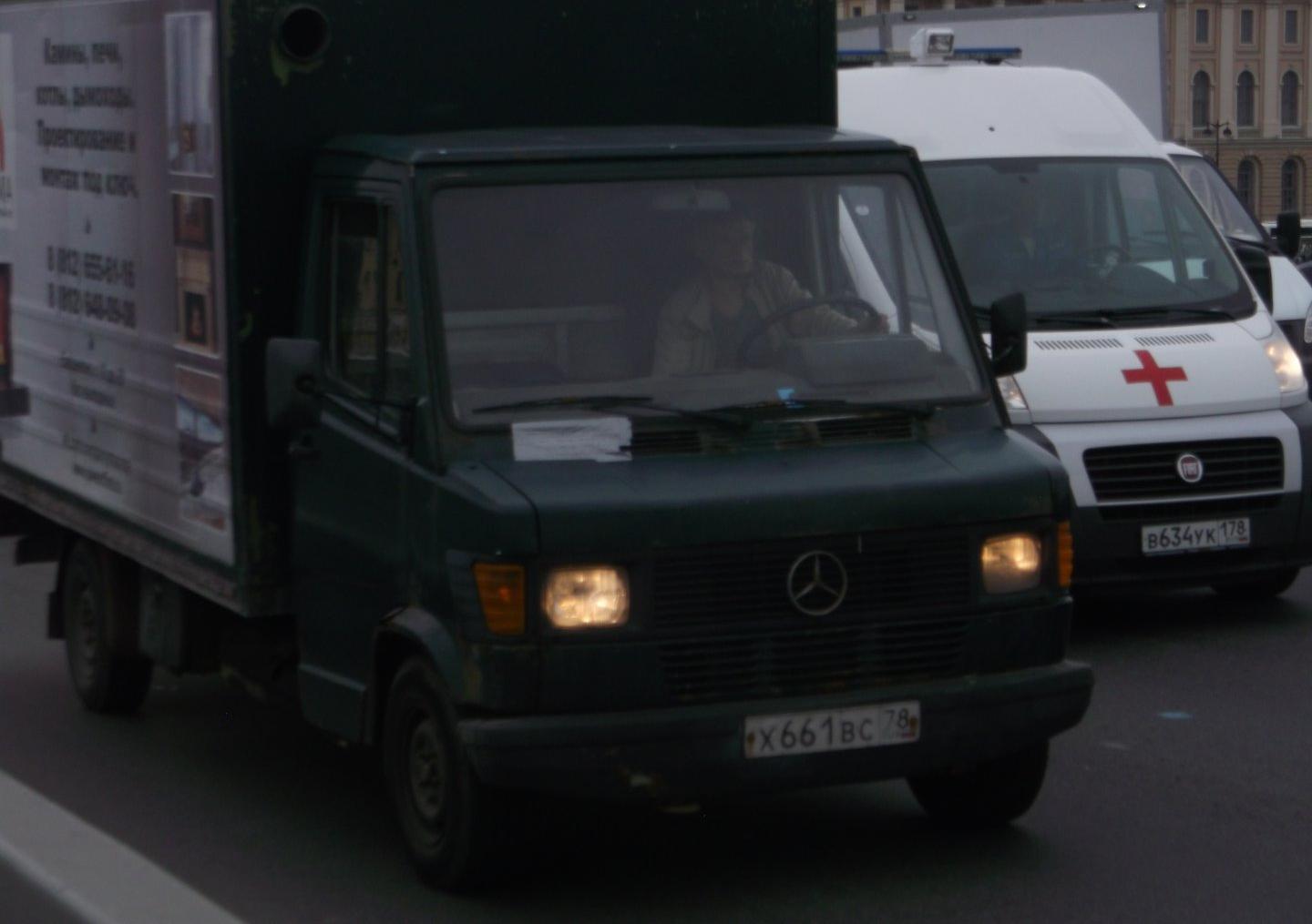 Автомобиль госномер Х661ВС78