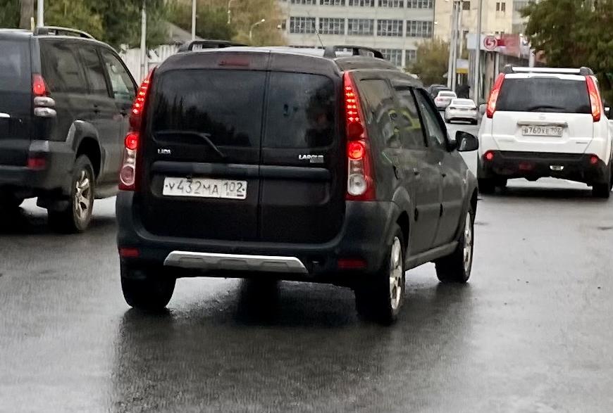 Автомобиль госномер У432МА102