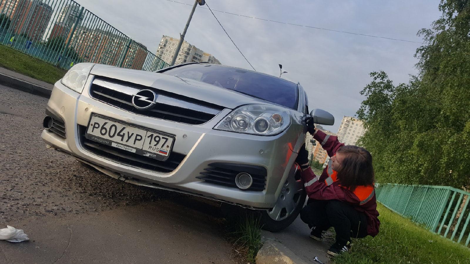 Автомобиль госномер Р604УР197