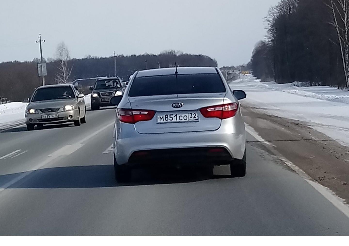 Автомобиль госномер М851СО32