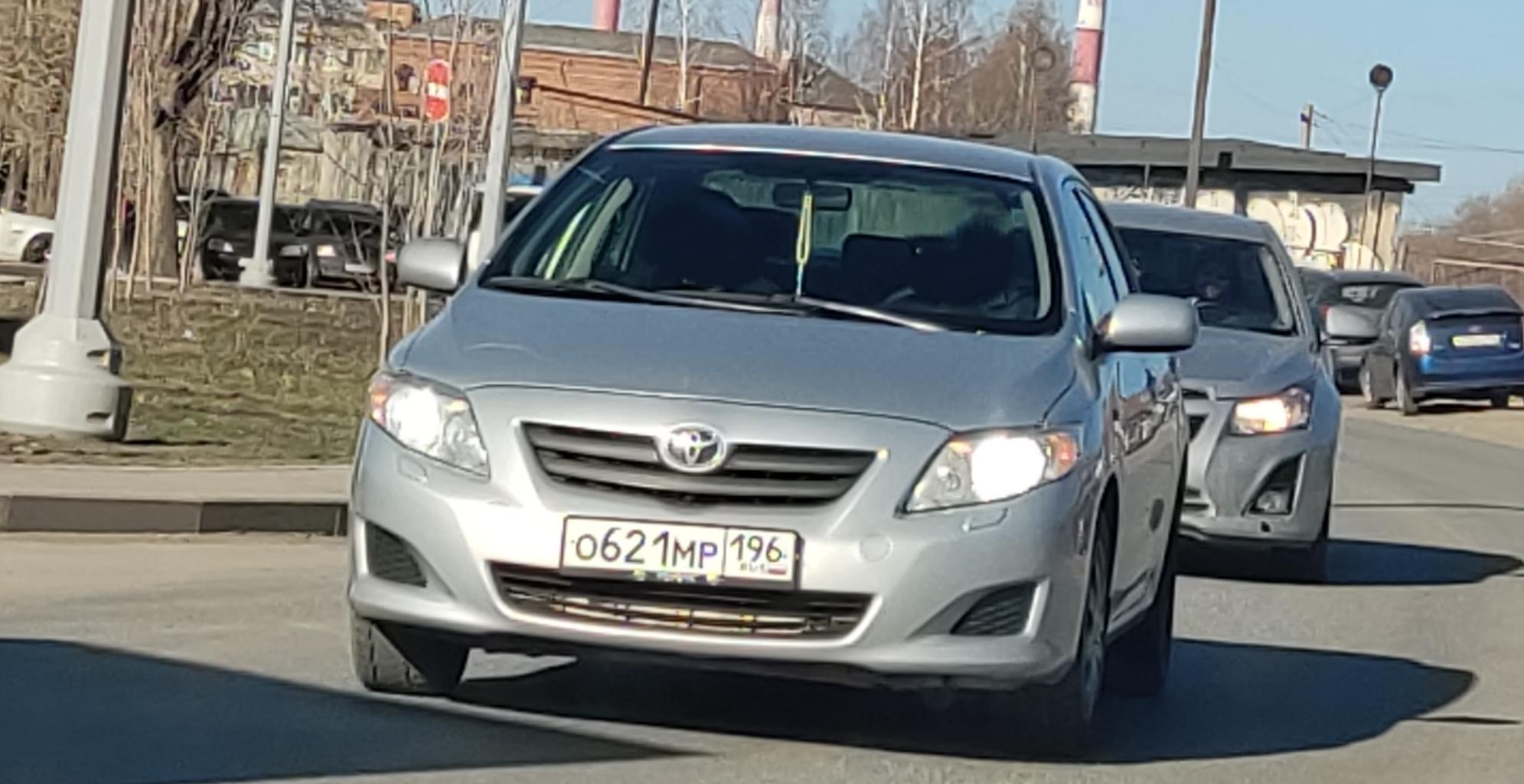 Автомобиль госномер О621МР196