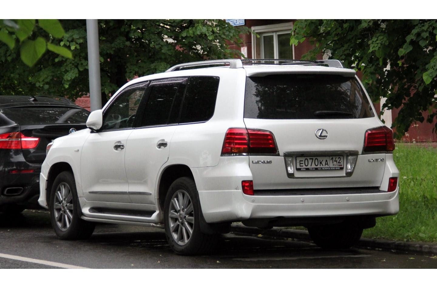 Автомобиль госномер Е070КА142
