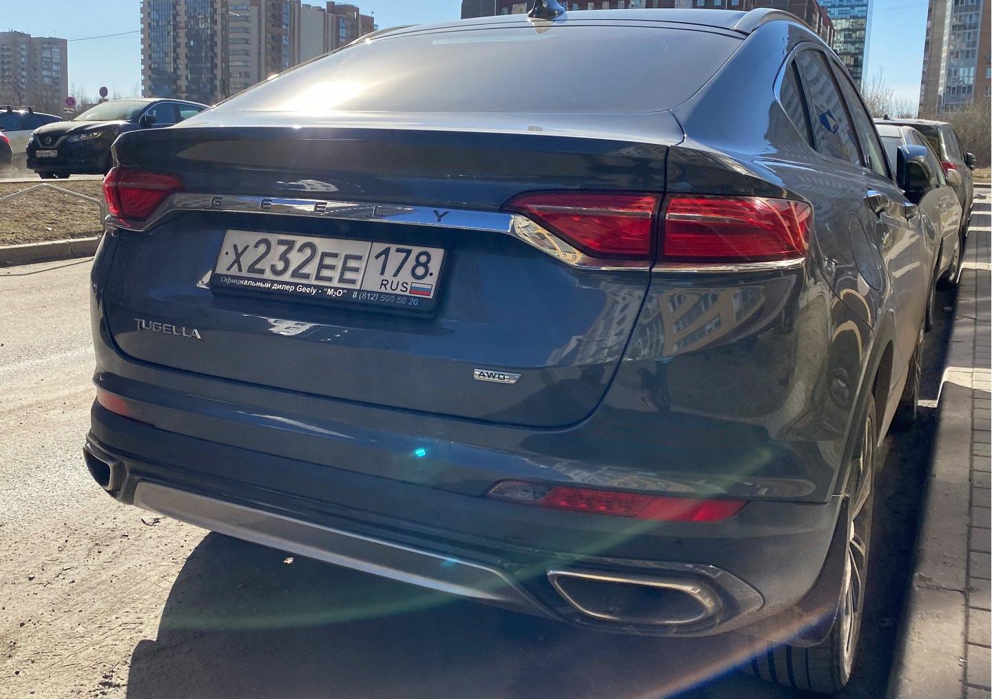 Автомобиль госномер Х232ЕЕ178