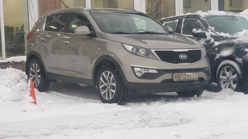 Автомобиль госномер М012ЕС27