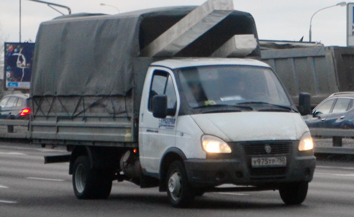 Автомобиль госномер У975ТР750