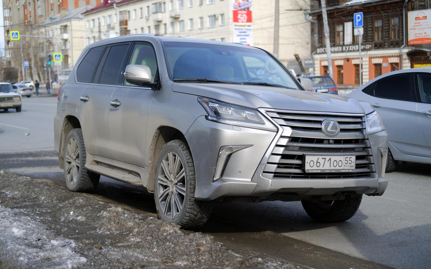 Автомобиль госномер О671ОО55