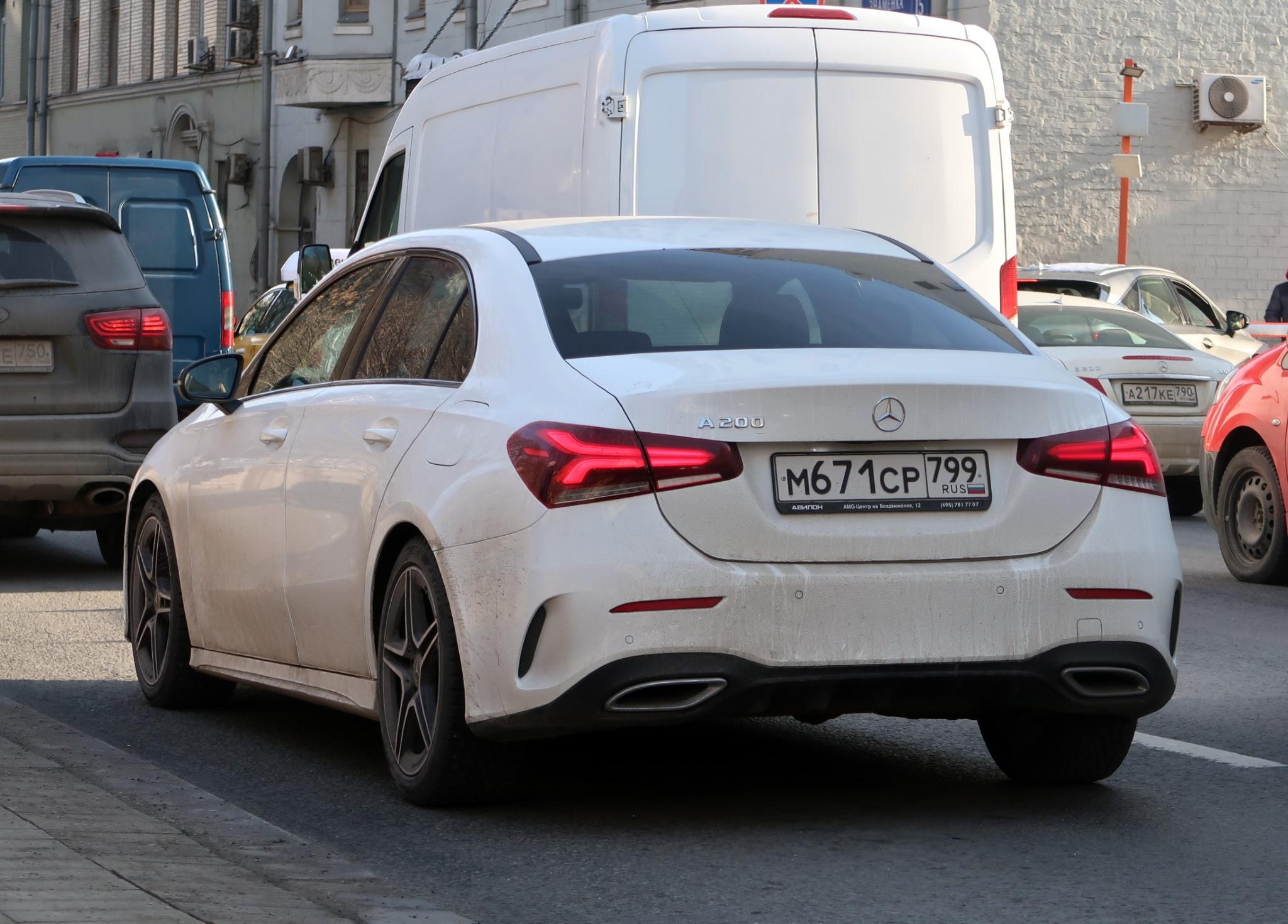 Автомобиль госномер М671СР799