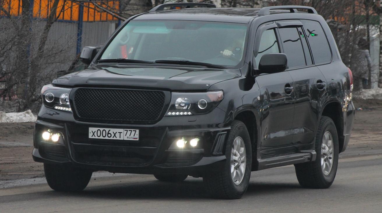 Автомобиль госномер Х006ХТ777