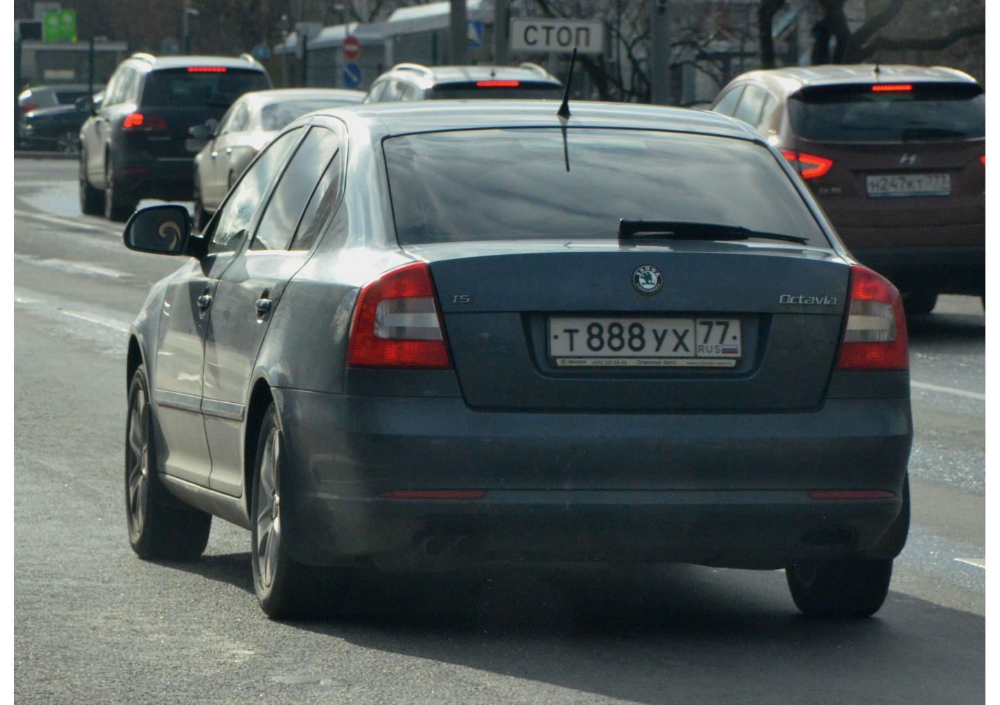 Автомобиль госномер Т888УХ77
