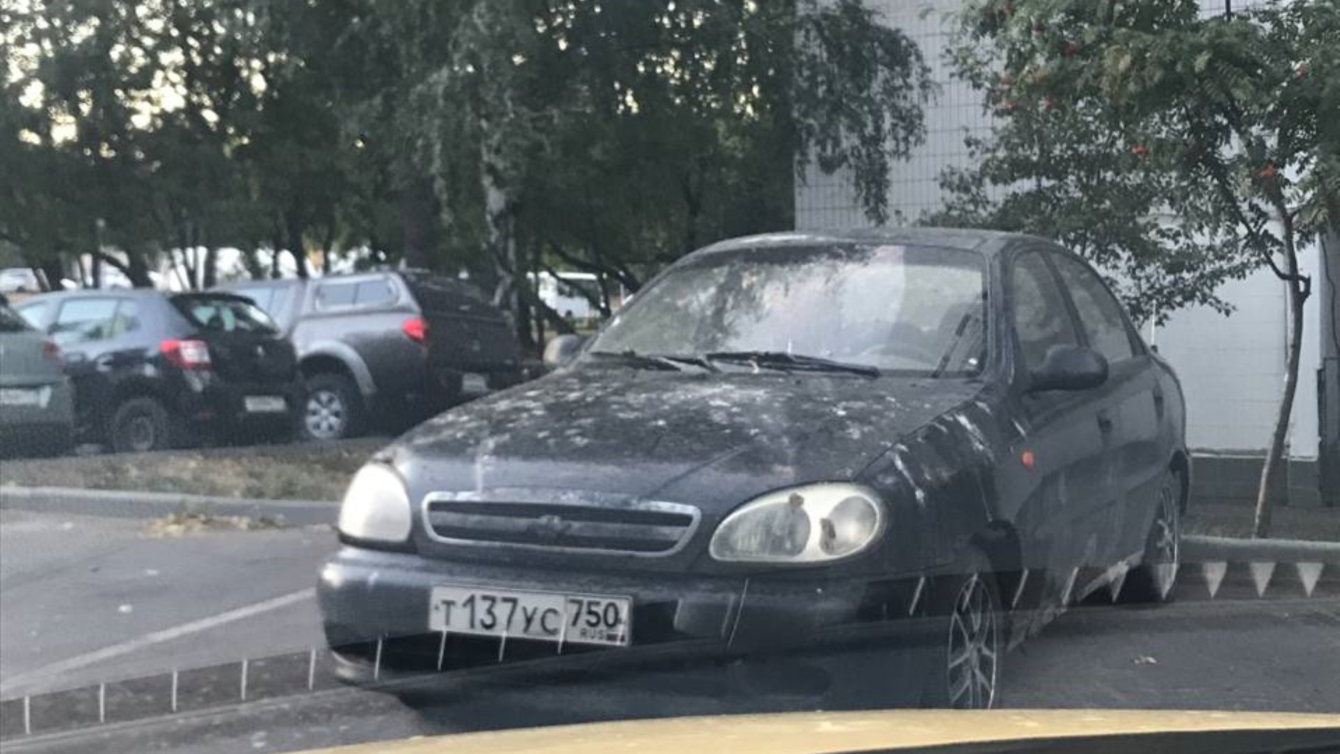 Автомобиль госномер Т137УС750