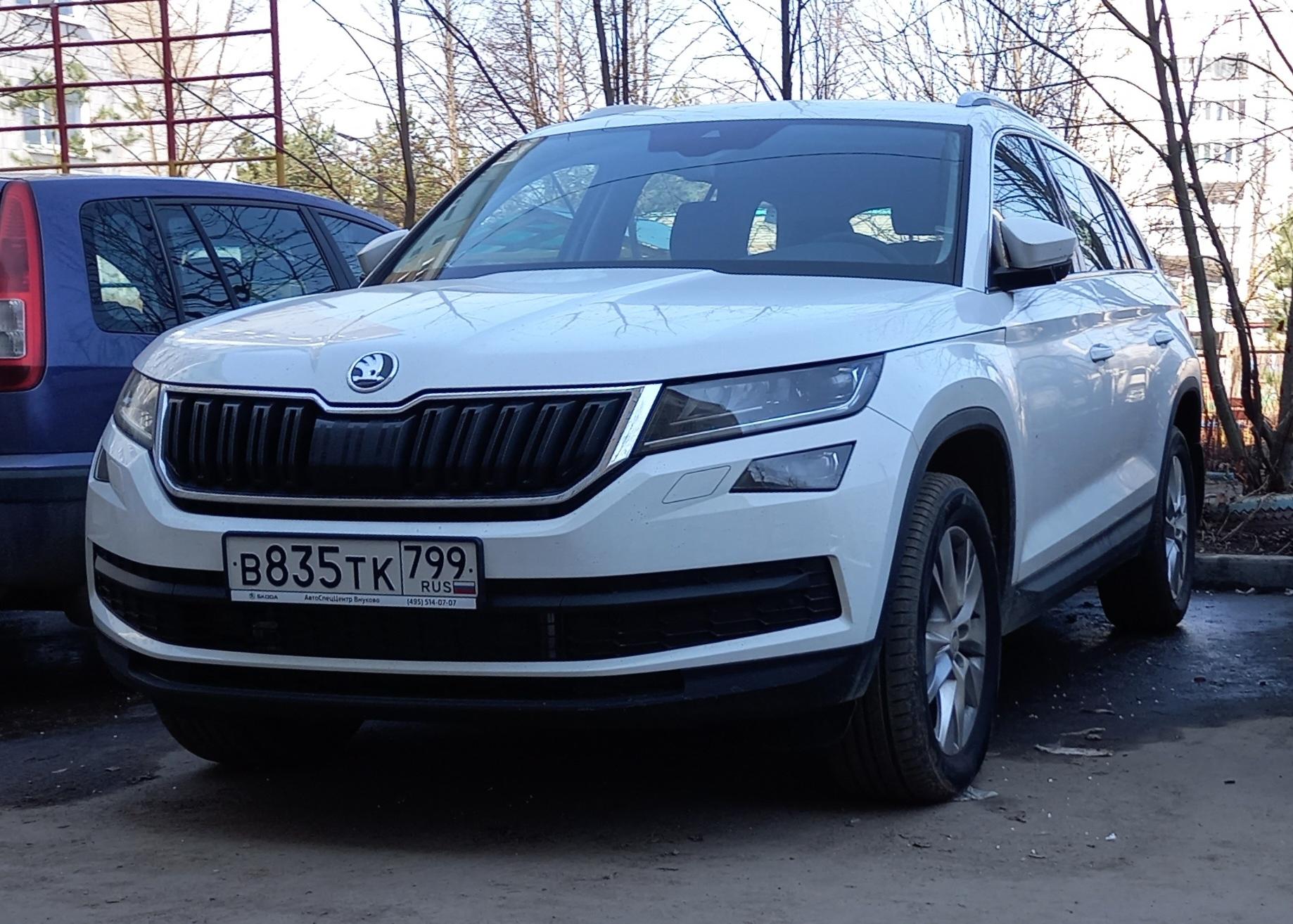 Автомобиль госномер В835ТК799