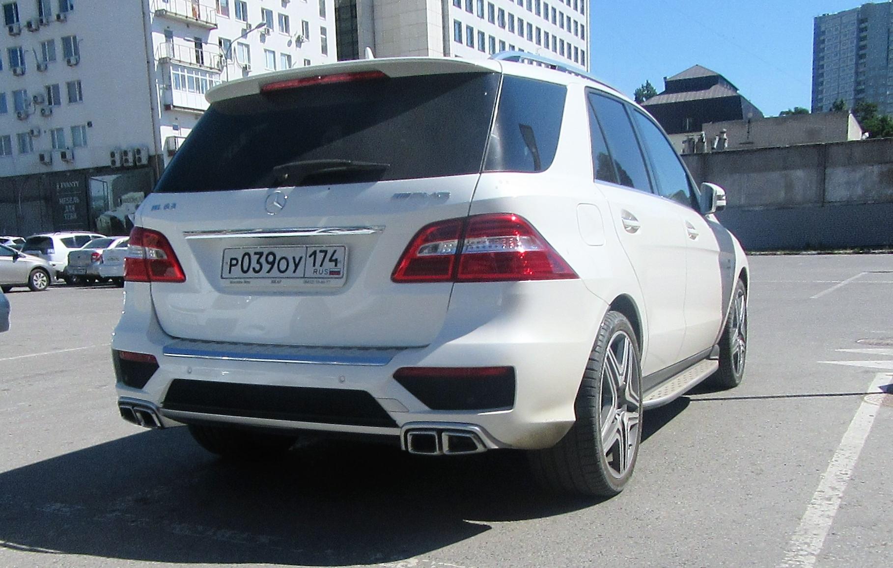 Автомобиль госномер Р039ОУ174