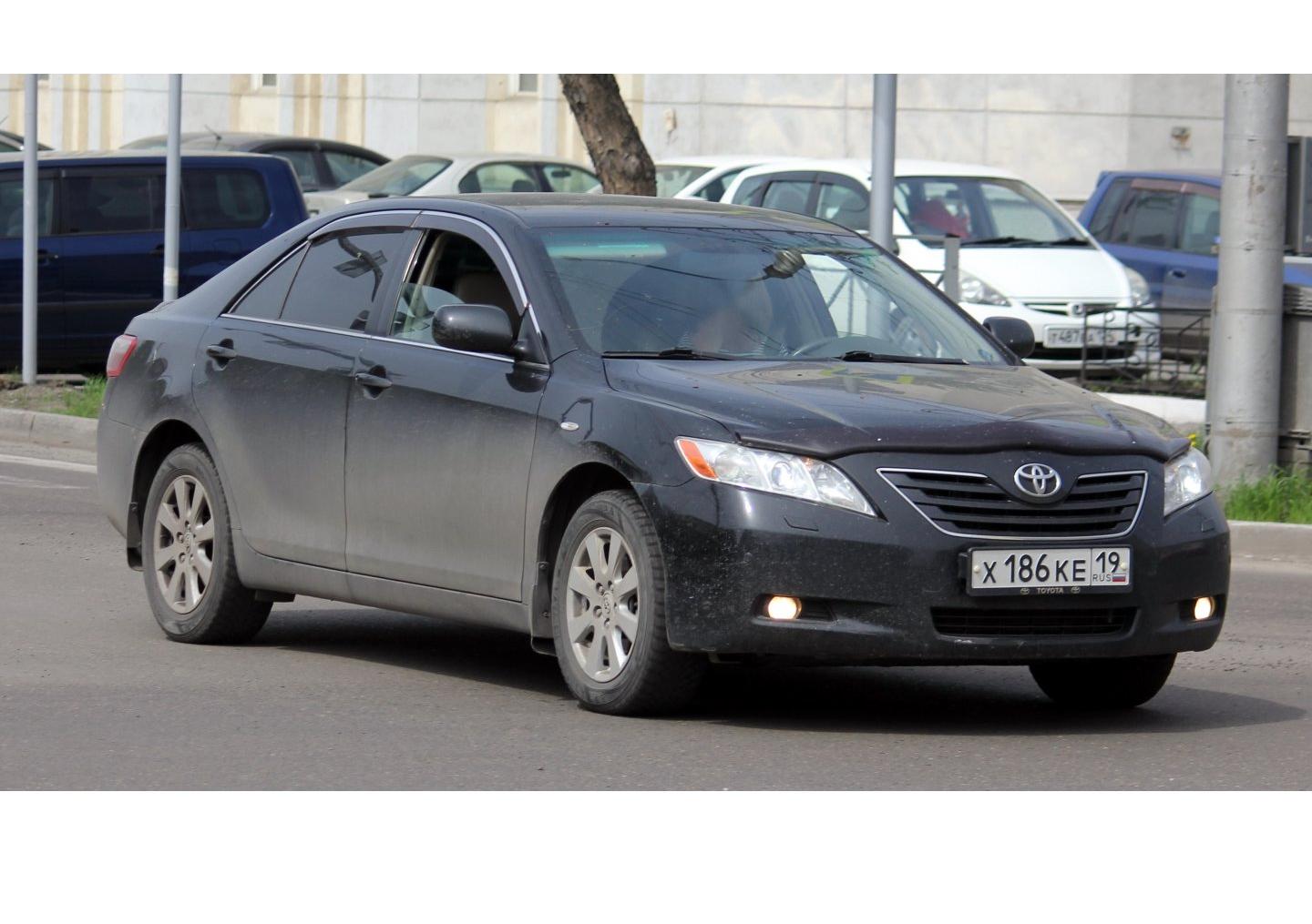 Автомобиль госномер Х186КЕ19