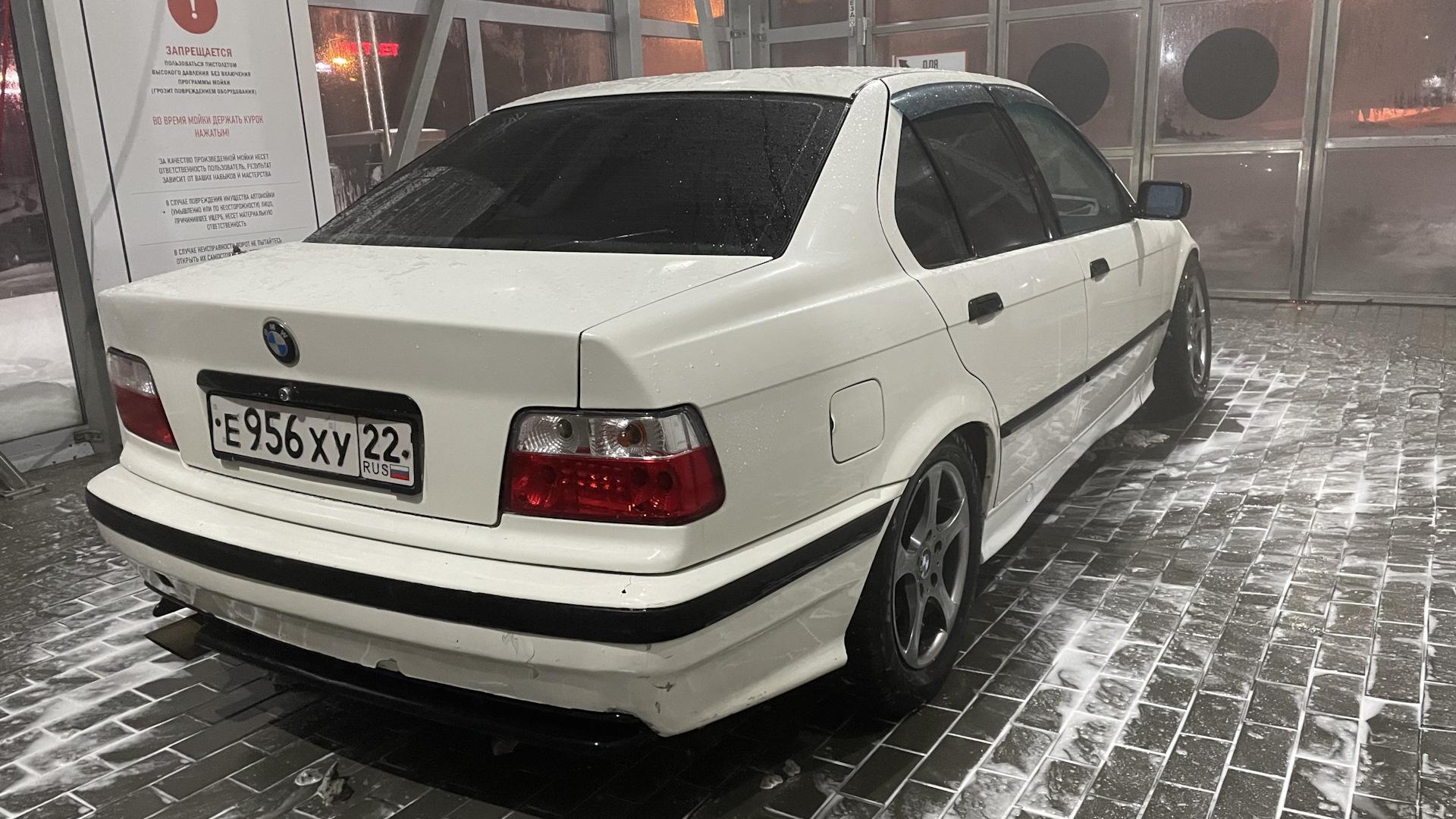 Автомобиль госномер Е956ХУ22
