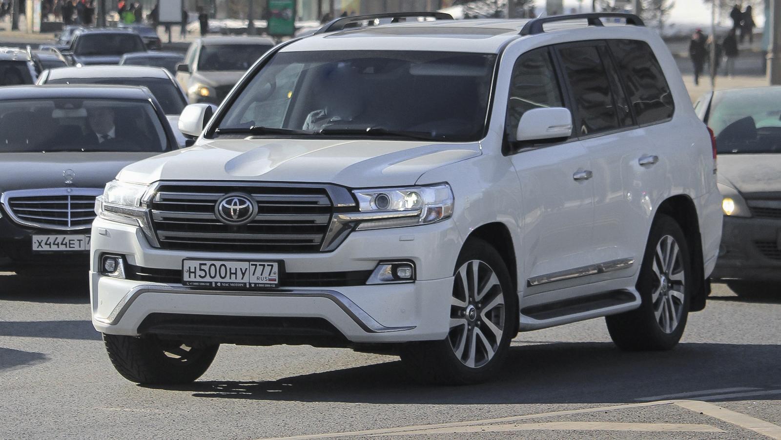 Автомобиль госномер Н500НУ777