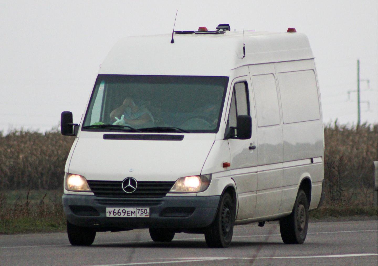 Автомобиль госномер У669ЕМ750