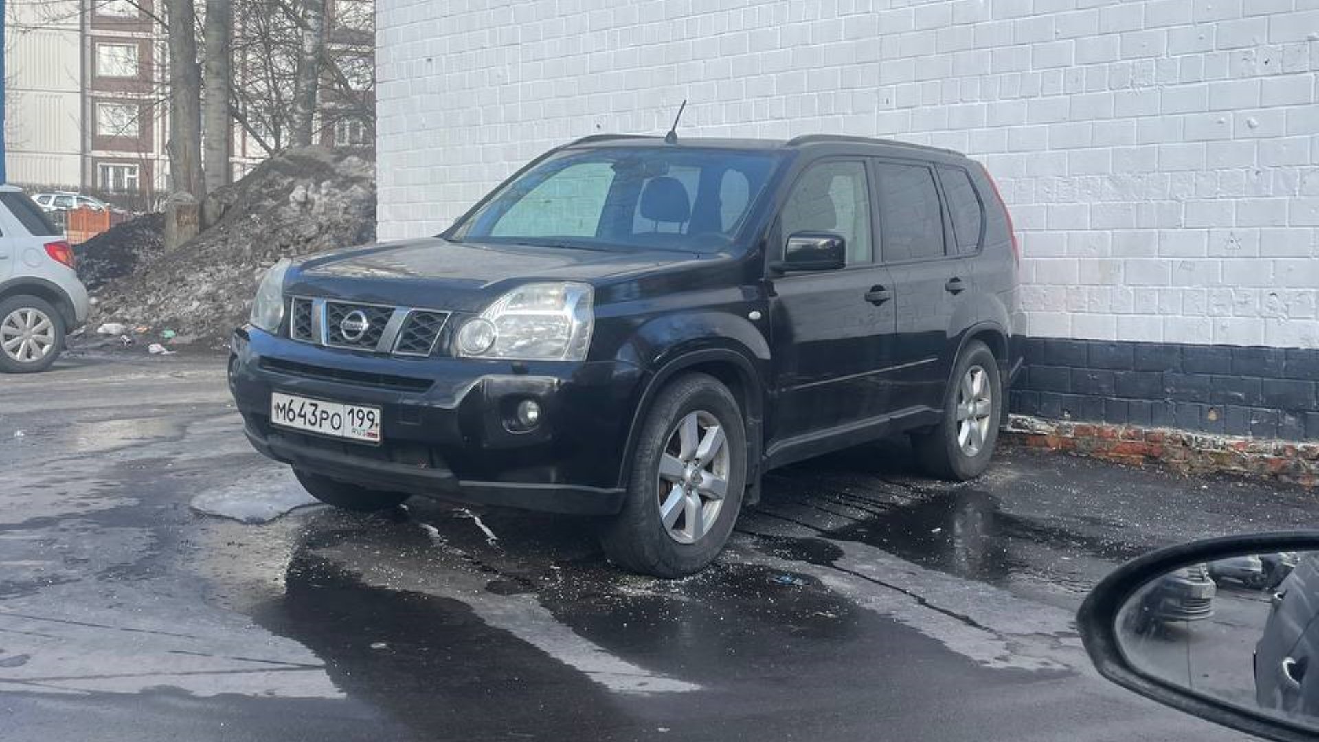 Автомобиль госномер М643РО199