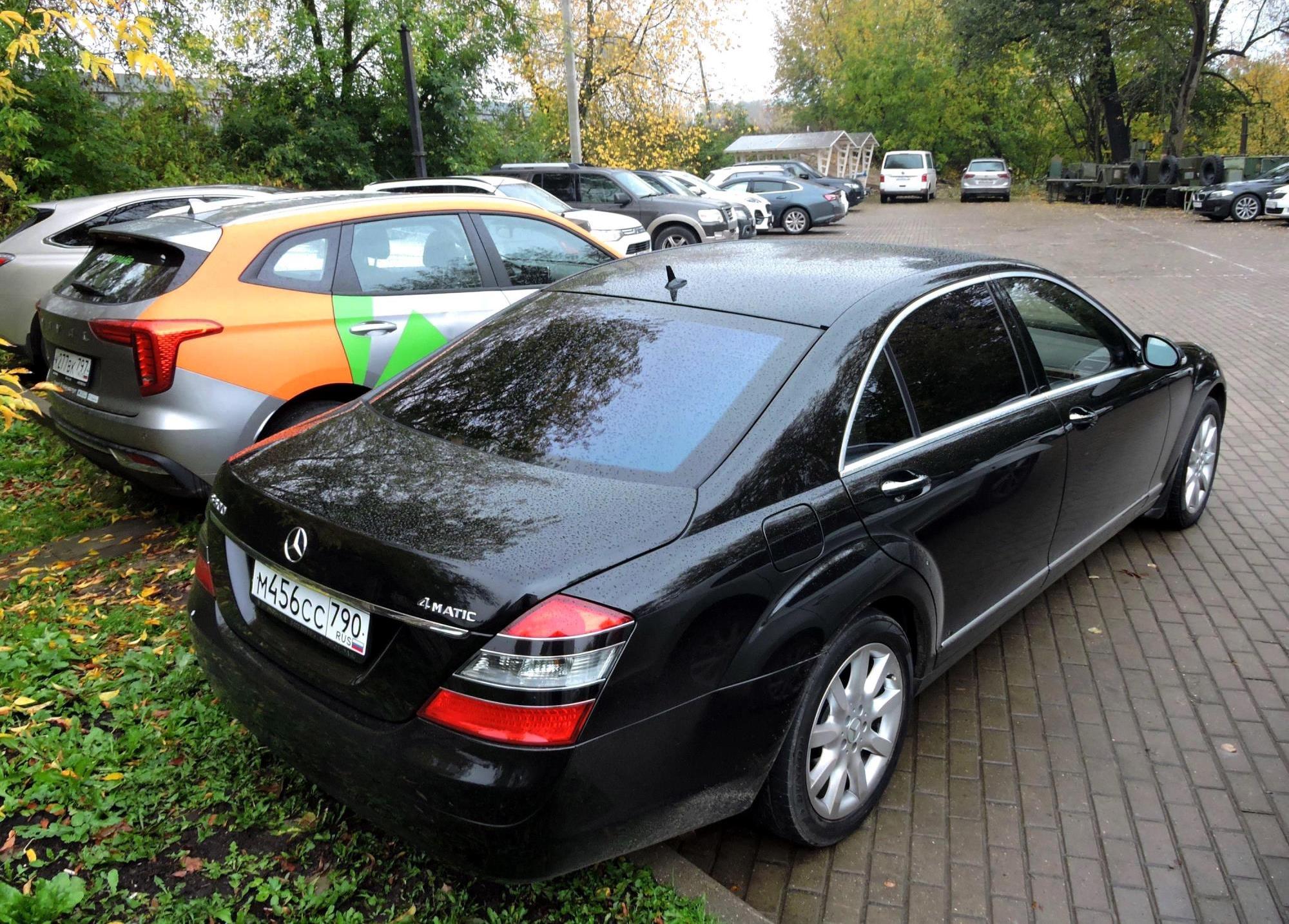 Автомобиль госномер М456СС790