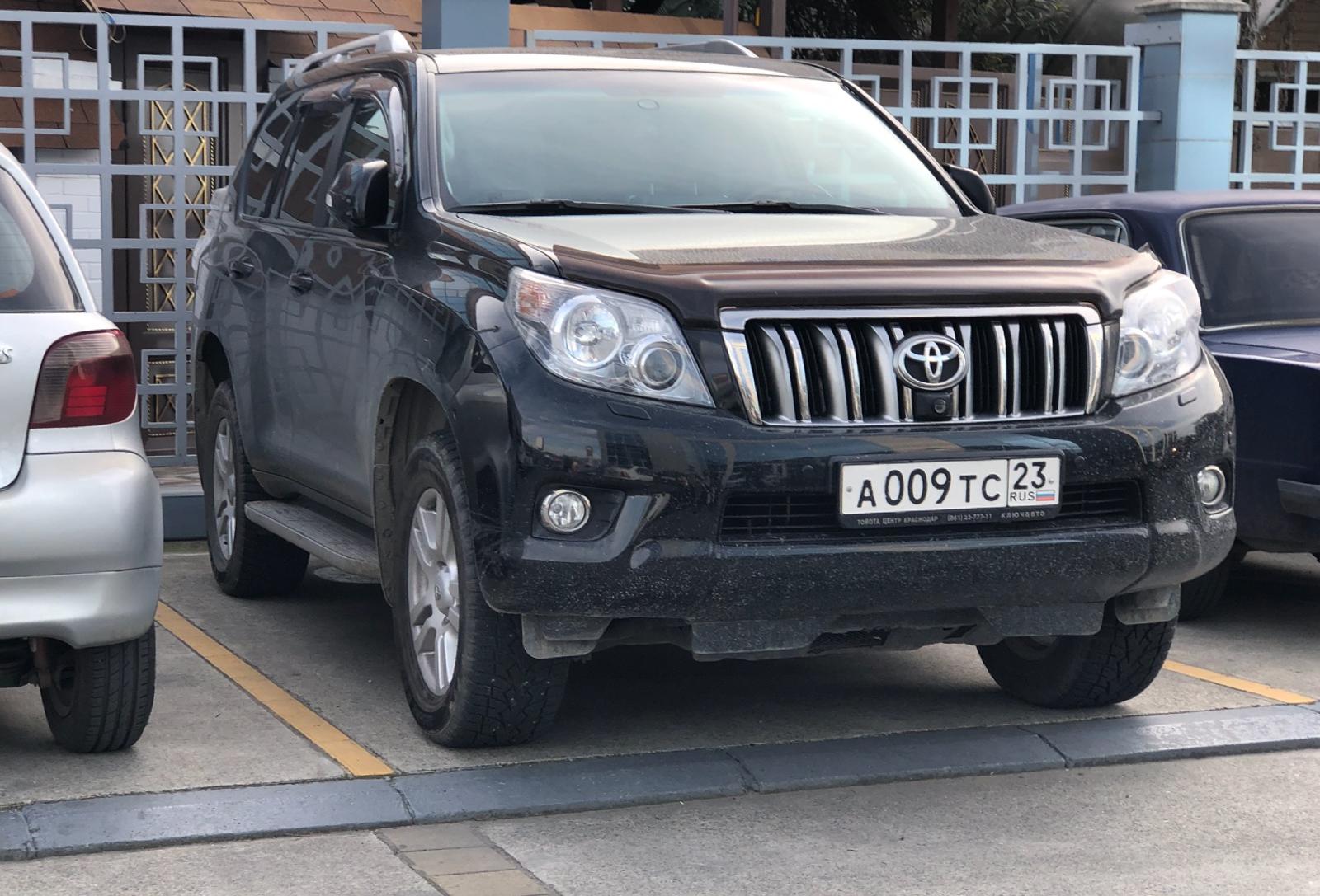 Автомобиль госномер А009ТС23