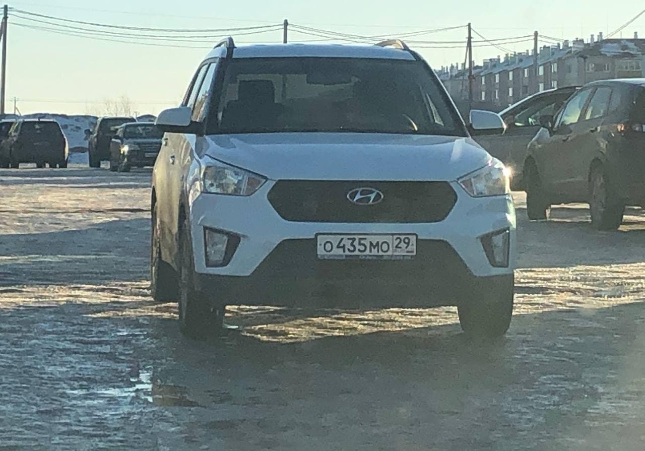 Автомобиль госномер О435МО29