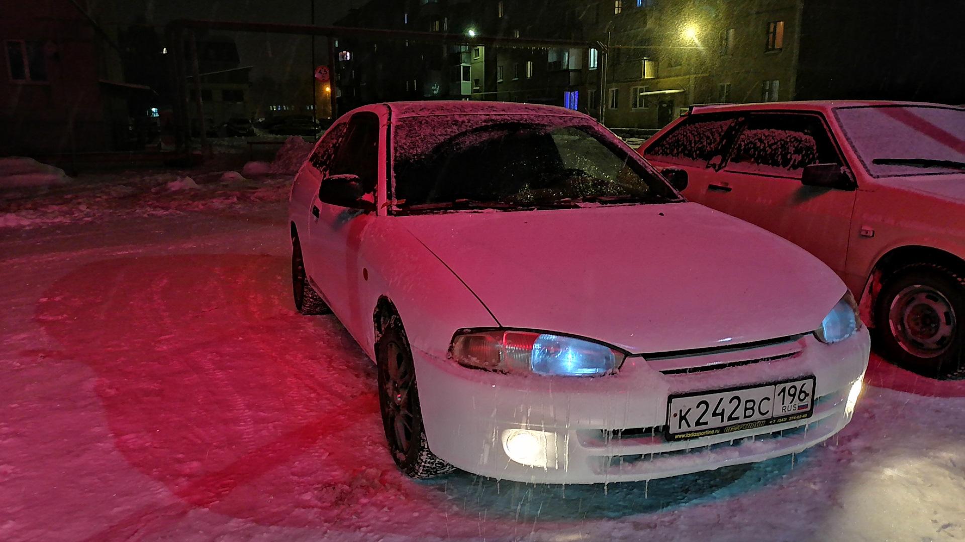 Автомобиль госномер К242ВС196