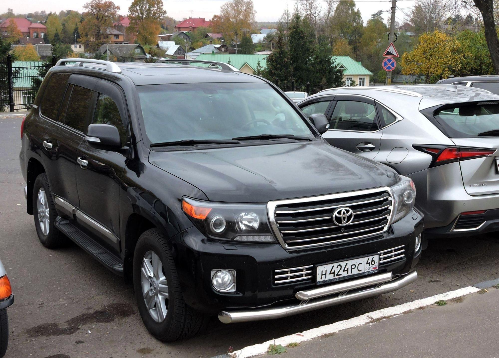 Автомобиль госномер Н424РС46