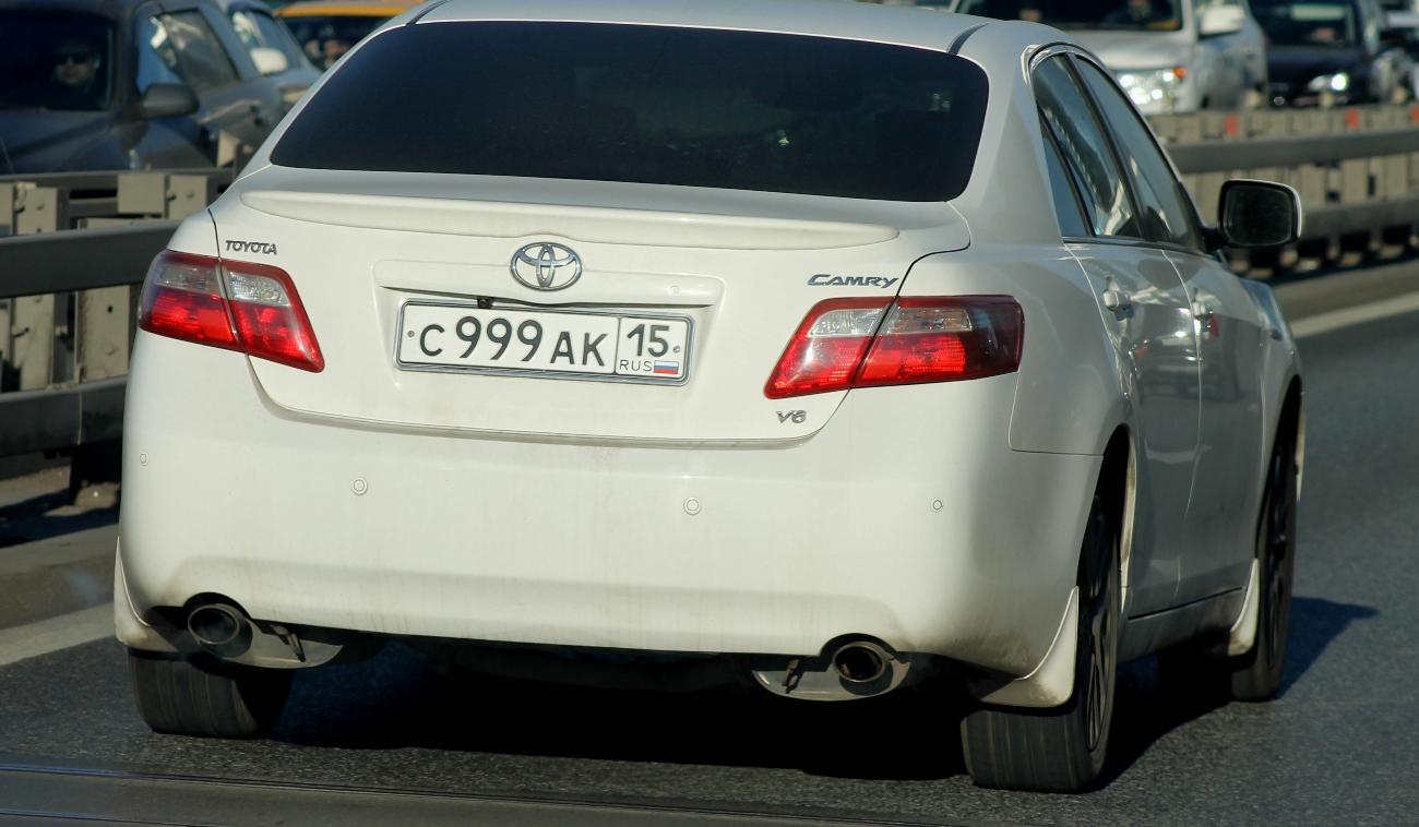 Автомобиль госномер С999АК15