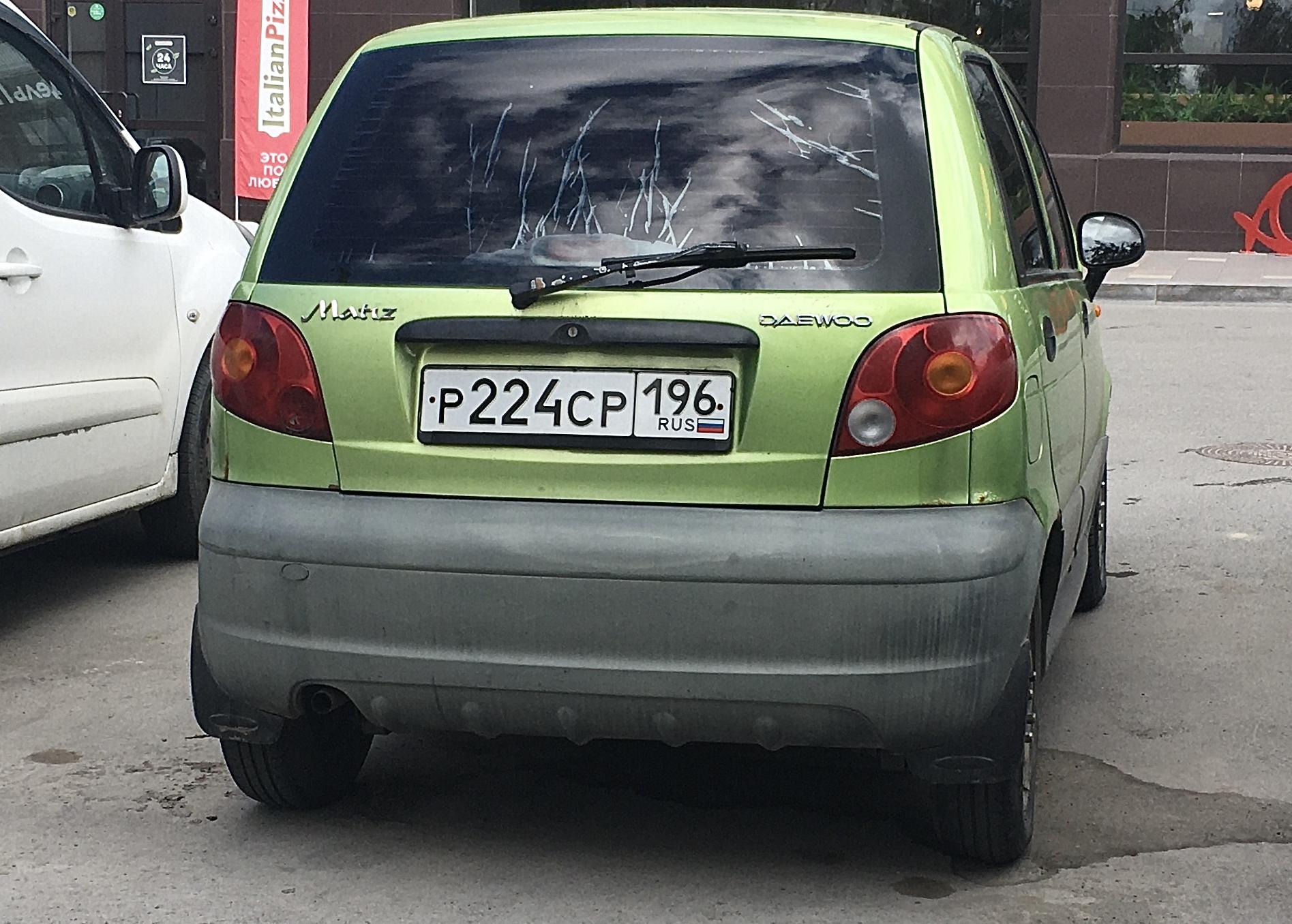 Автомобиль госномер Р224СР196